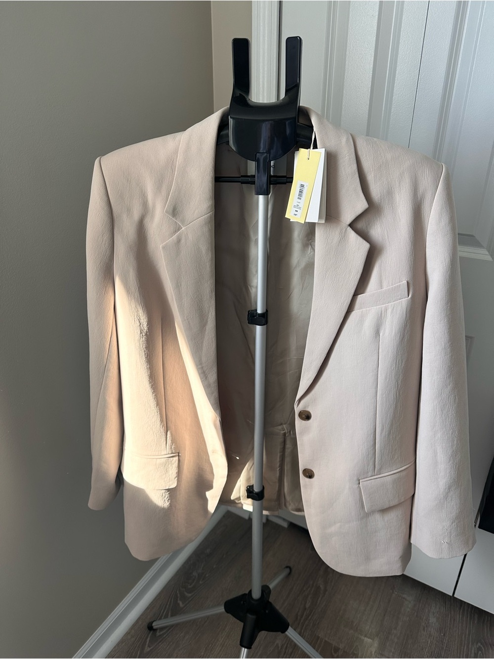 Aritzia Wilfred blazer size Medium Brand new.